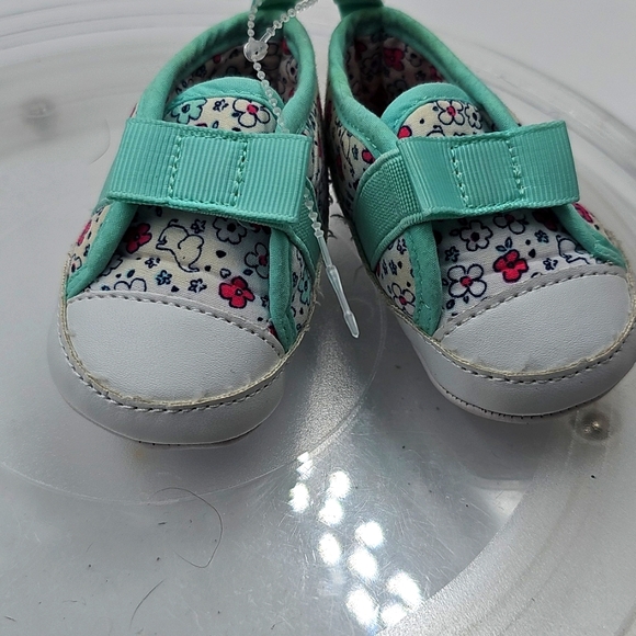 I Baby NB Girls Crib Shoes and New Born Booties - Picture 5 of 10